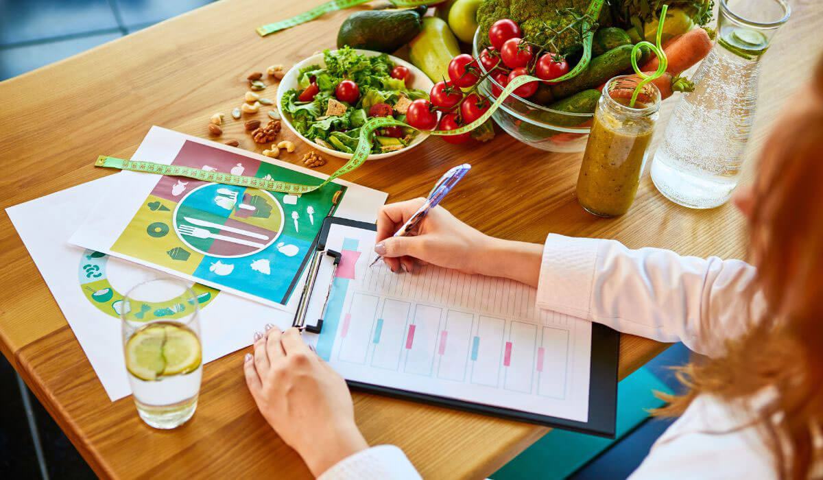 Balanced Indian meal planned for thyroid health and medication timing
